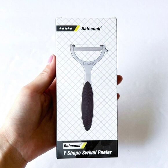 Potato Vegetable Peeler for Kitchen - Built In Blemish Remover - Great for Apple - Picture 1 of 3